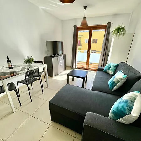 Mountain, Pool & Sea * Punta Del Hidalgo