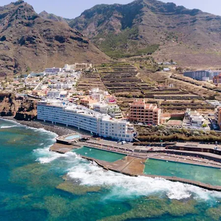 Apartamento Mountain, Pool & Sea *