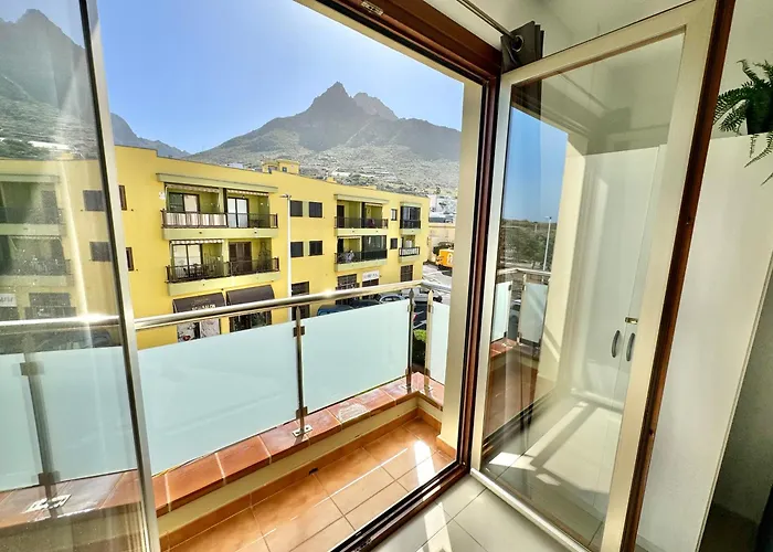 Mountain, Pool & Sea * Punta Del Hidalgo