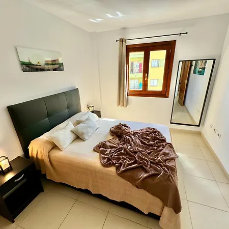 Mountain, Pool & Sea