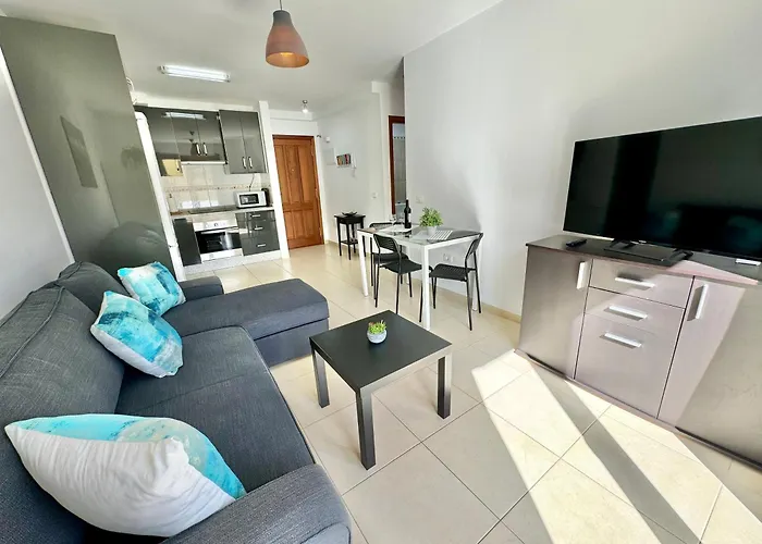 Mountain, Pool & Sea * 蓬达德尔伊达尔戈