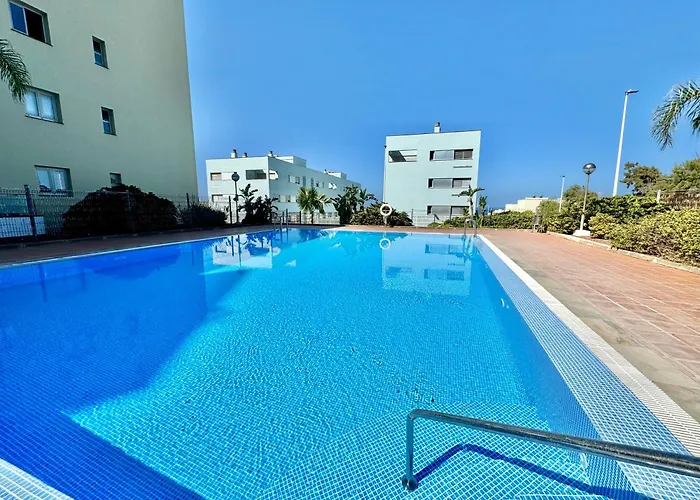 公寓 Mountain, Pool & Sea *