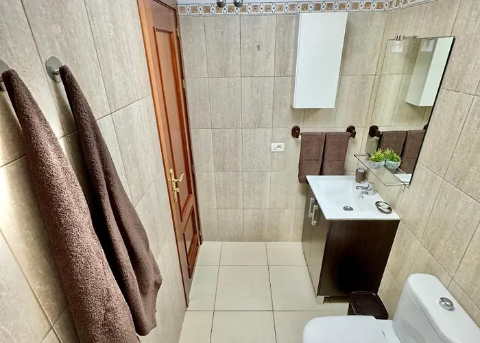 Mountain, Pool & Sea