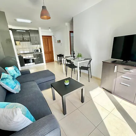 Mountain, Pool & Sea * プンタ・デル・イダルゴ