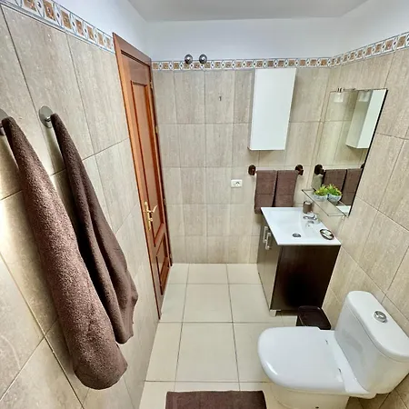 Mountain, Pool & Sea